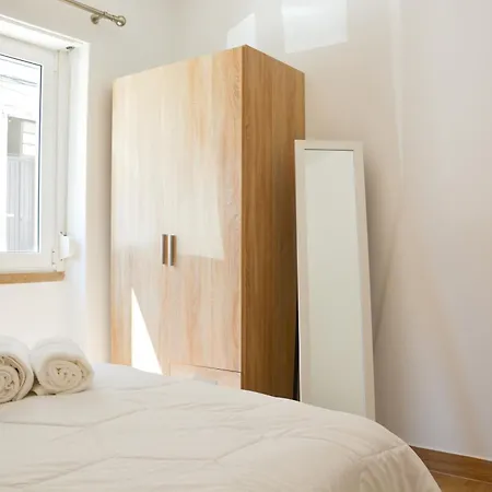 Apartment Casa Estrela Do Mar - Lovely House, 3 Min Walk To The Sesimbra