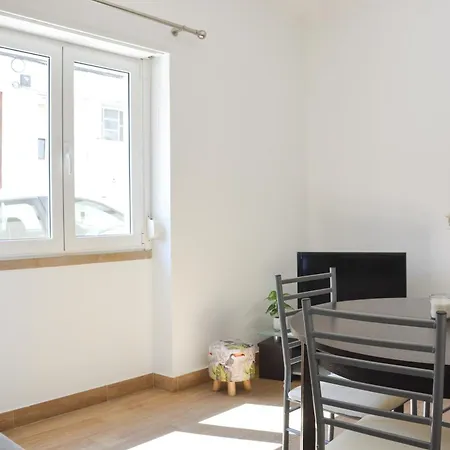 Apartment Casa Estrela Do Mar - Lovely House, 3 Min Walk To The Sesimbra