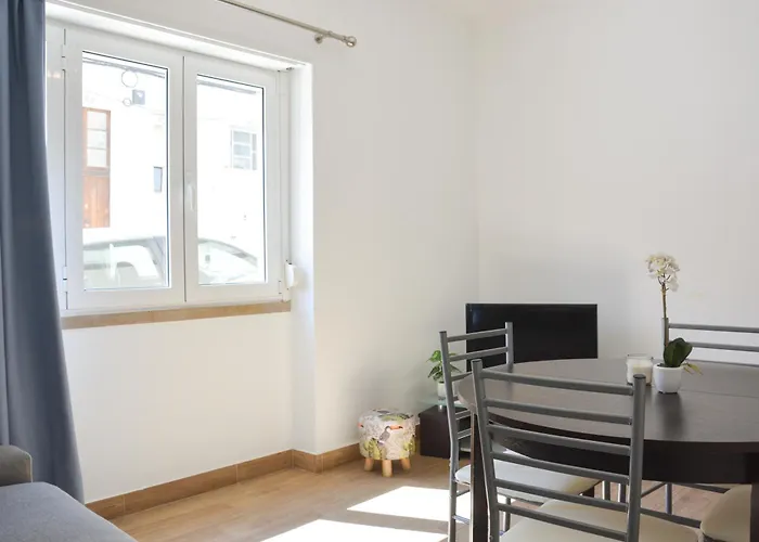 Apartment Casa Estrela Do Mar - Lovely House, 3 Min Walk To The Sesimbra